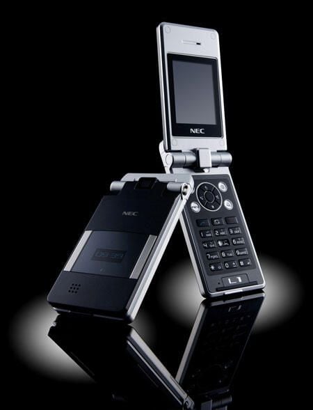 Photos: NEC claims thinnest flip phone