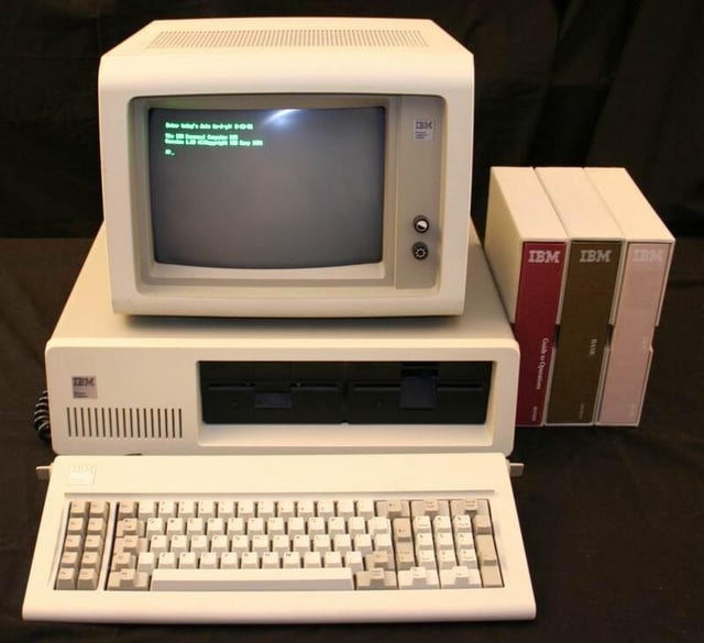 pcsystem_(The_IBM_Personal_Computer_running_DOS_1.0).jpg
