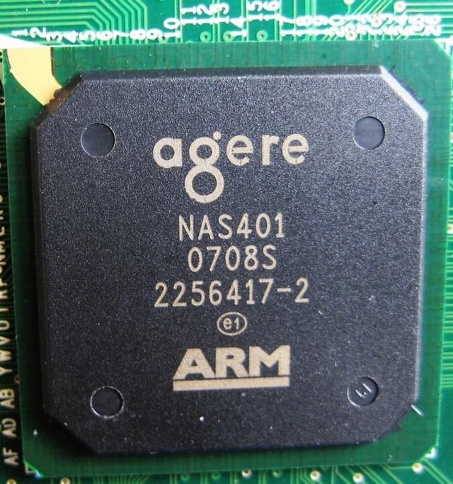 000_smc_nas_cracking.jpg