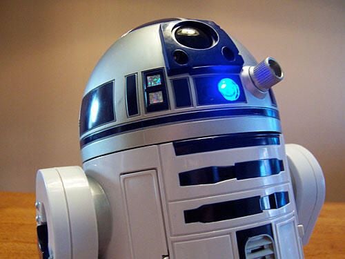 Cracking Open Hasbro's R2-D2 Interactive Astromech Droid | TechRepublic