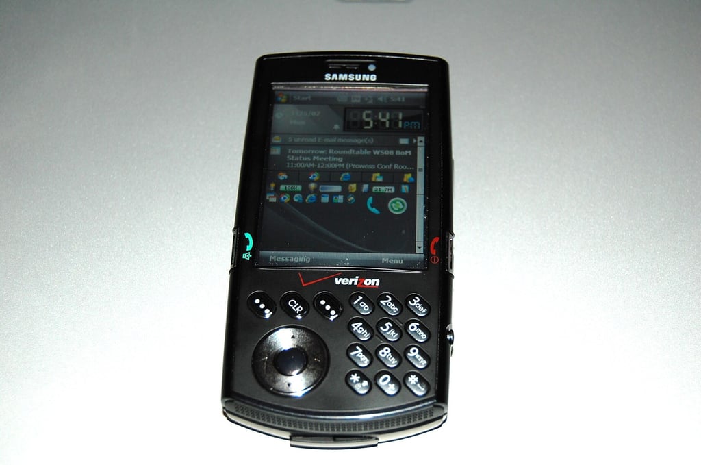 Why the Samsung i760 is better than the iPhone for business users
