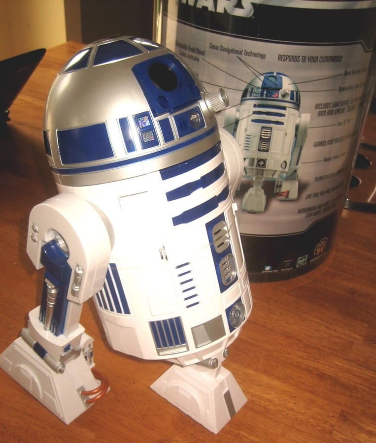 Droid Machine Photos: Unboxing R2-D2 Interactive Astromech Droid - TechRepublic