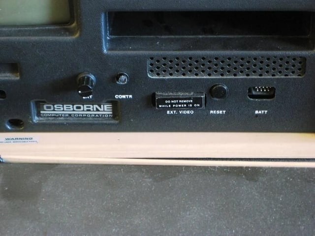 106_Osborne1_TRS80.jpg