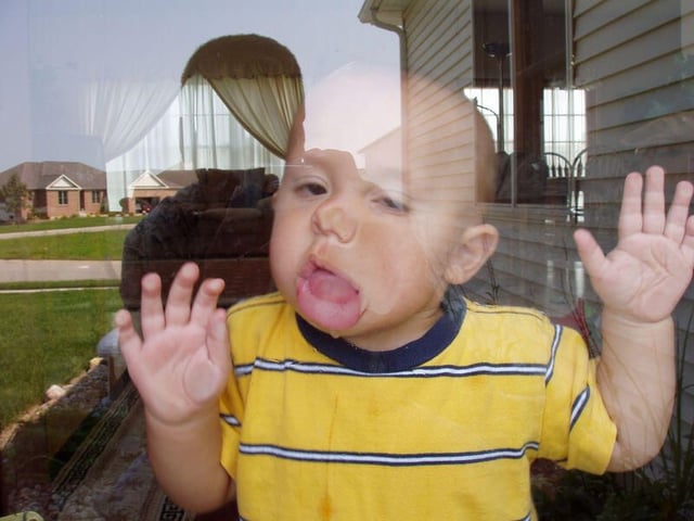 800px-snapshot-baby-antics.jpg