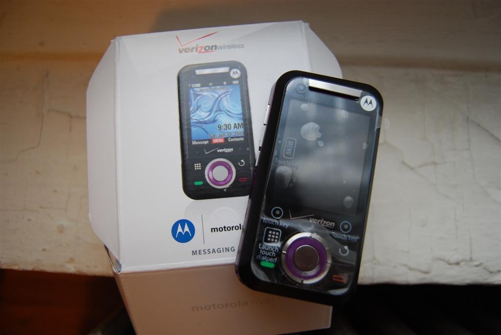 Hands-on with the Motorola Rival messaging phone