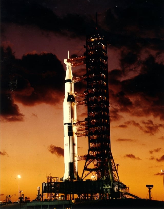 Boeing / Saturn V