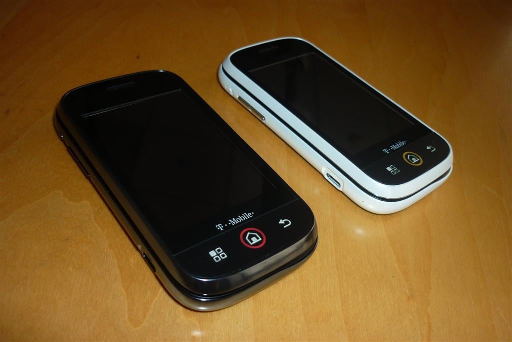 Hands-on with the Motorola CLIQ smartphone