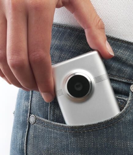 FlipMinoHD_Silver_pocket.jpg
