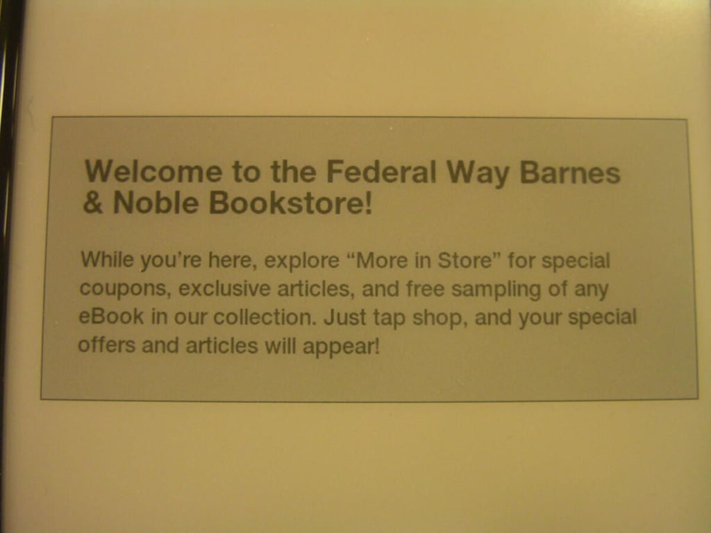 Image Gallery: Hands on with the B&N Nook in the Barnes & Noble retail store