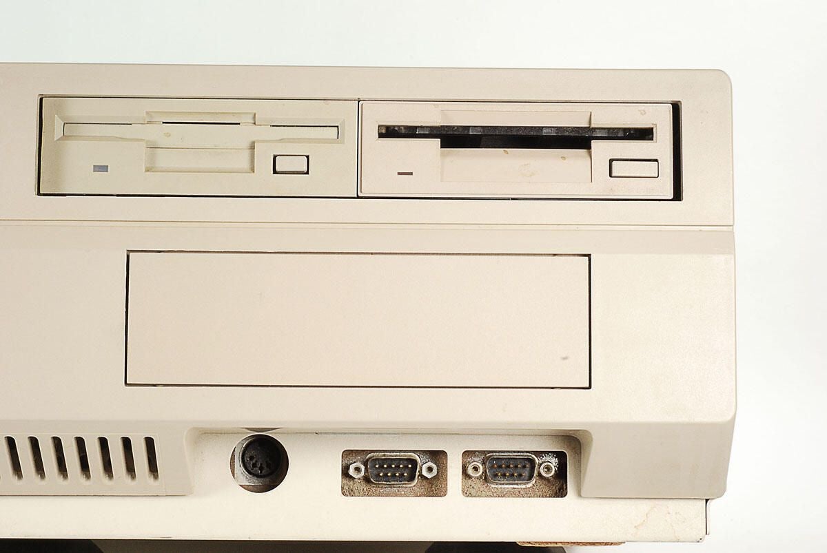 Commodore Amiga 2000 Teardown | TechRepublic