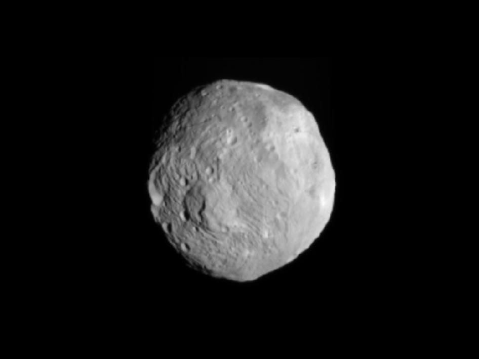 Gallery: Dawn spacecraft nears giant asteroid
