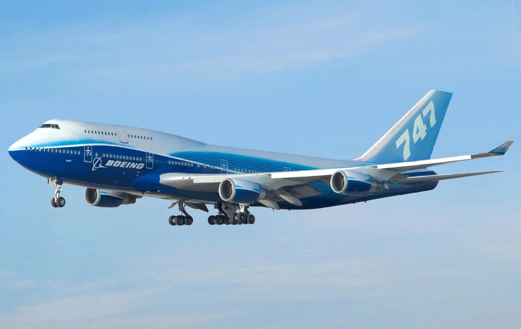 1_Boeing_747-400_Dreamliner_livery.jpg