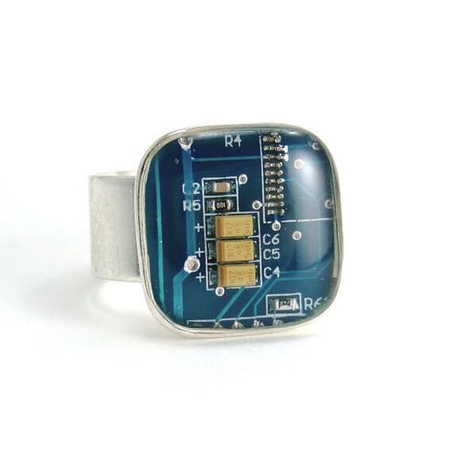 15 tech-inspired jewelry pieces from Etsy