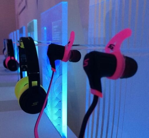 earbuds.jpg
