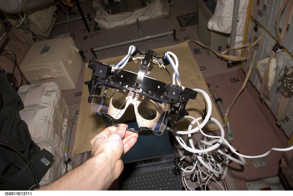 eyetrackingdevice.jpg