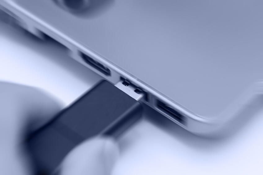 How to wipe your USB drive before throwing it away