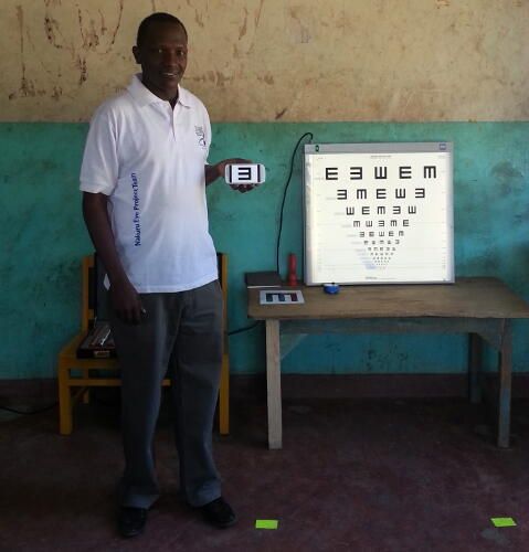 3-eye-test-smartphone.jpg