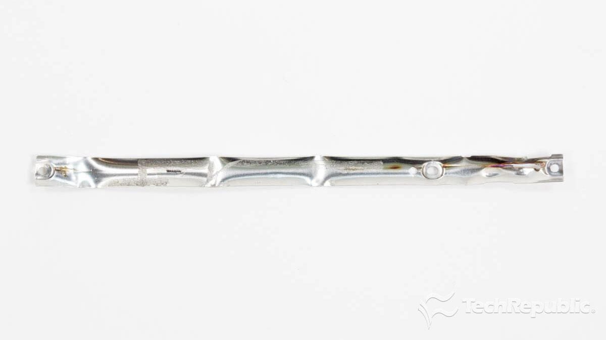 Photos: Cracking Open the Apple Pencil