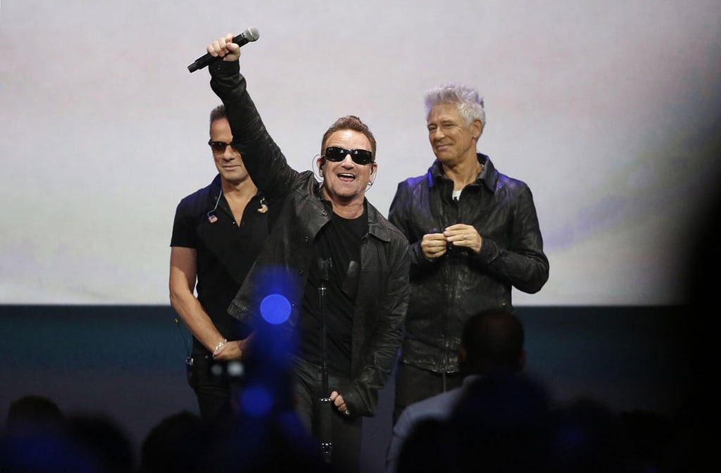 apple-flops-bono-u2-free-album.jpg