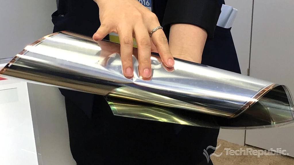 CES 2016: LG Display rollable OLED display panel