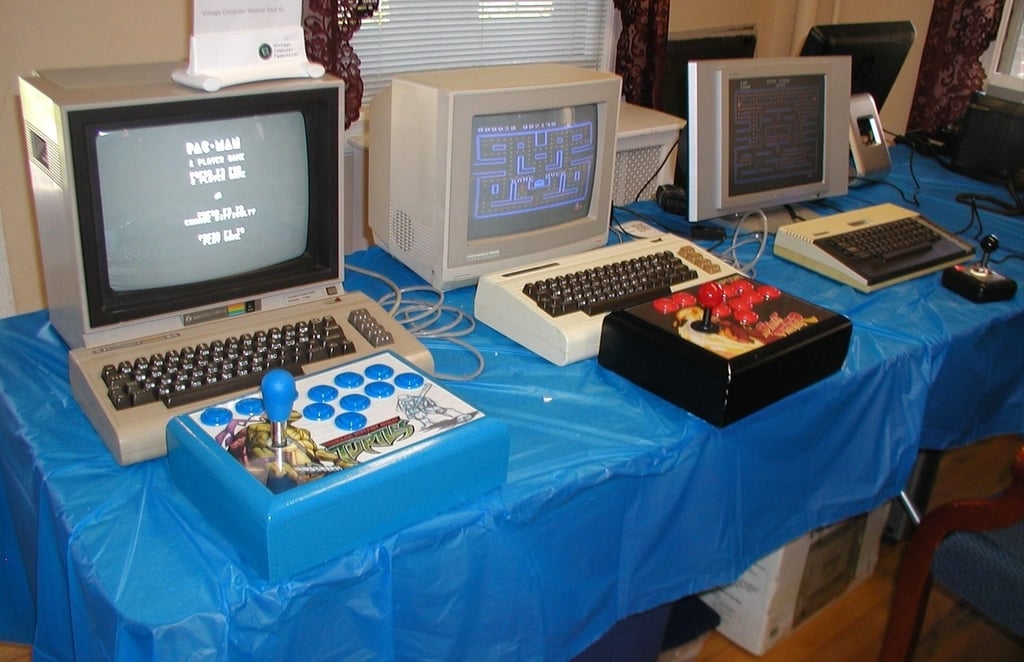 pacmanonpcs.jpg