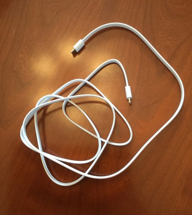 matebook-cable.jpg