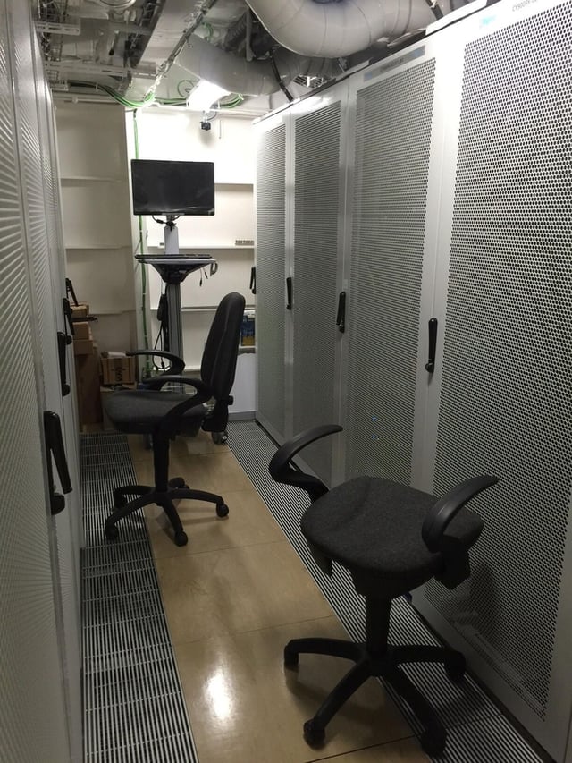 carnival-vista-server-room-11.jpg
