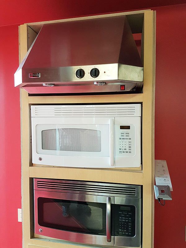 firstbuild-hand-motion-vent-hood.jpg