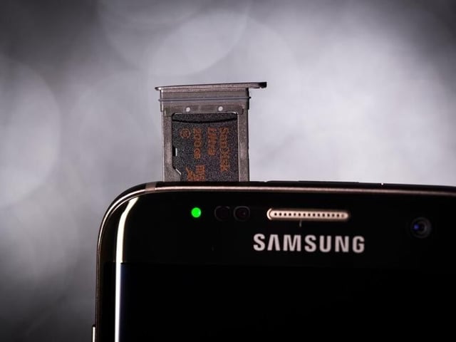How to save Samsung Galaxy S7 photos to an SD card