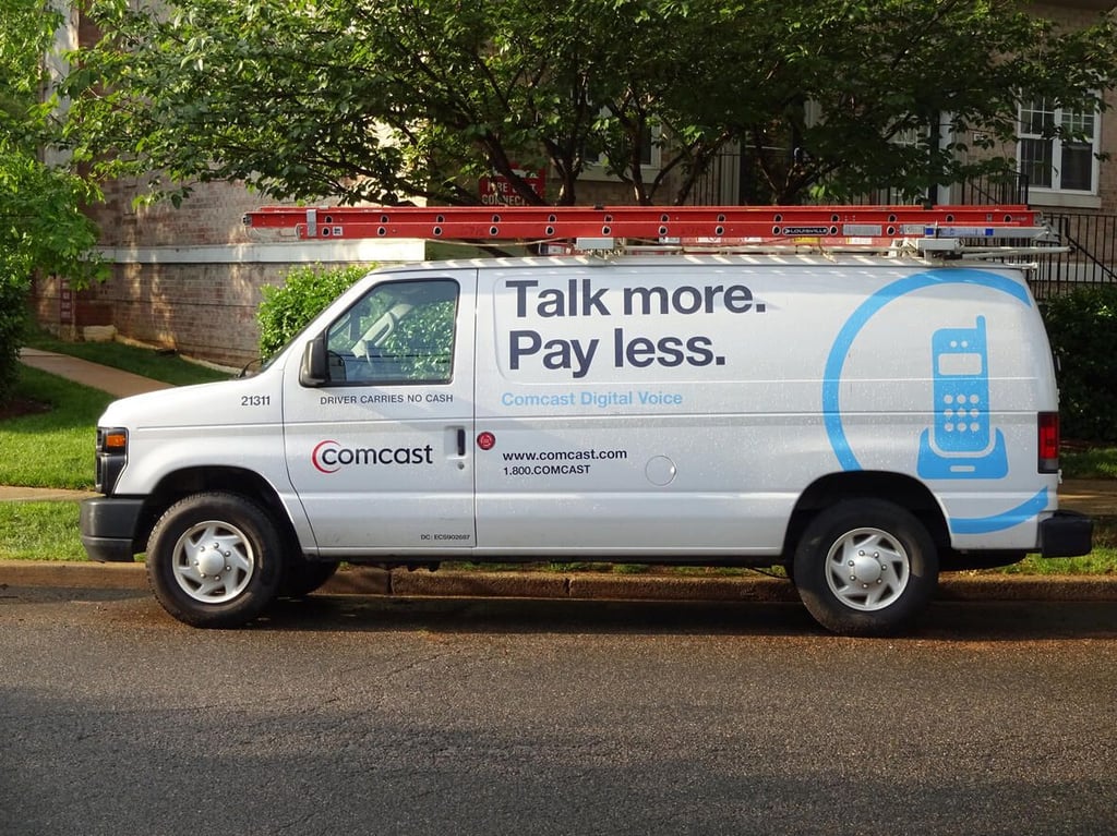 15-comcast-van.jpg
