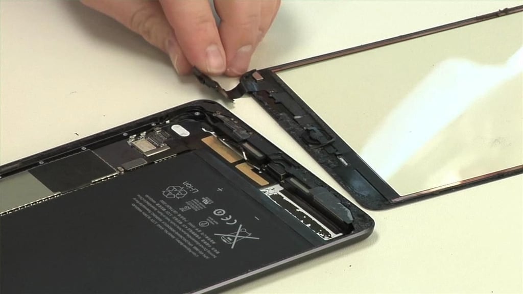 Cracking Open the Apple iPad Mini