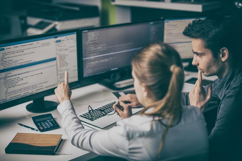 How to decide if open source or proprietary software solutions are best for your business