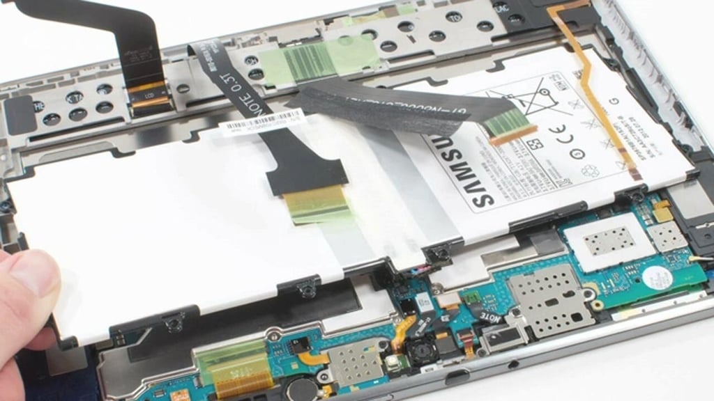 Cracking Open the Samsung Galaxy Note 10.1
