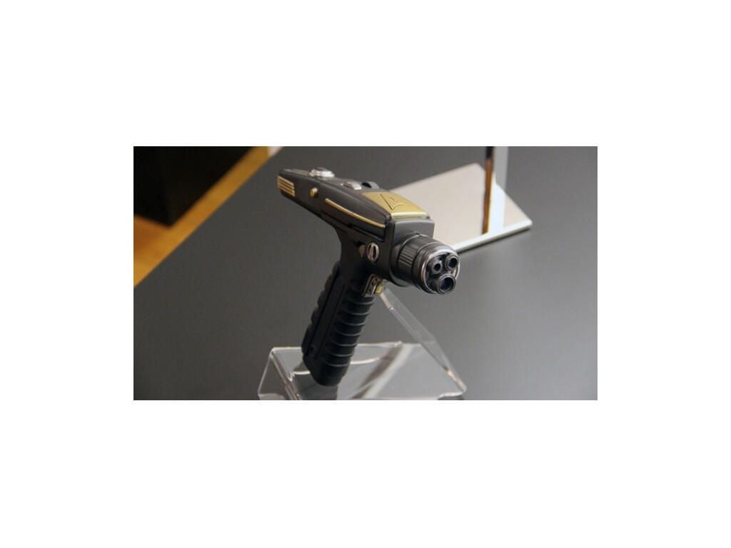 02-dsc-pistol.jpg