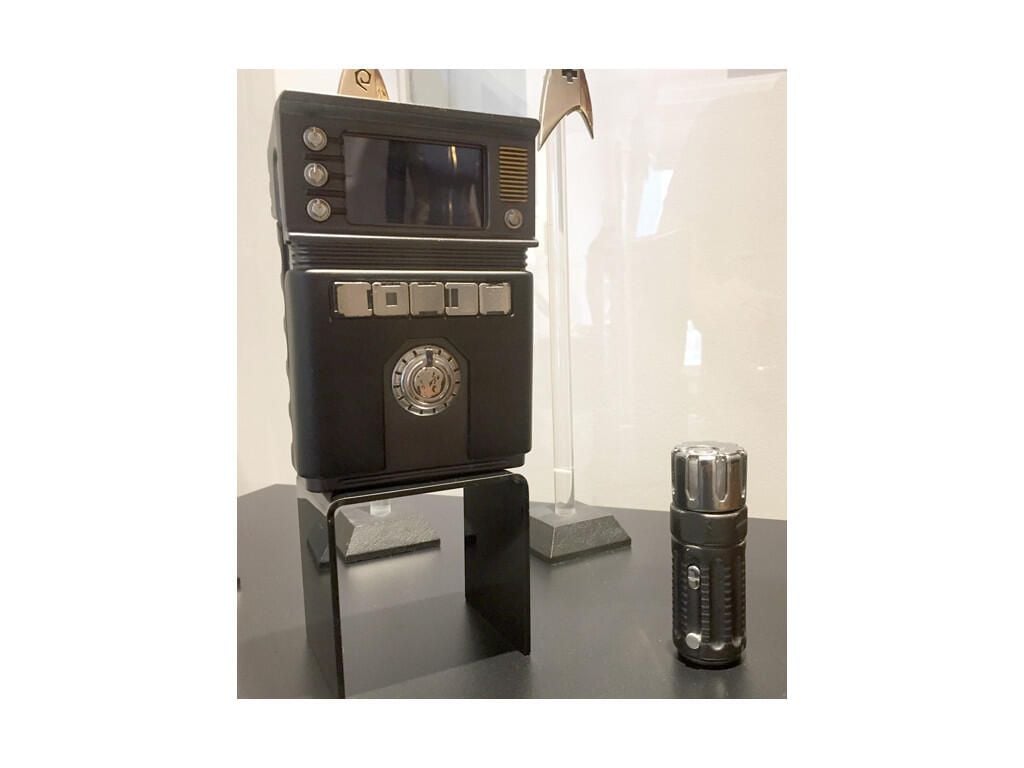 13-dsc-tricorder.jpg