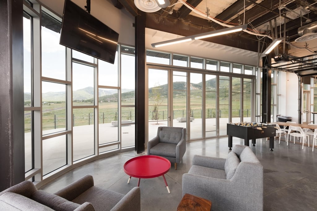 skullcandy-meeting-area.jpg