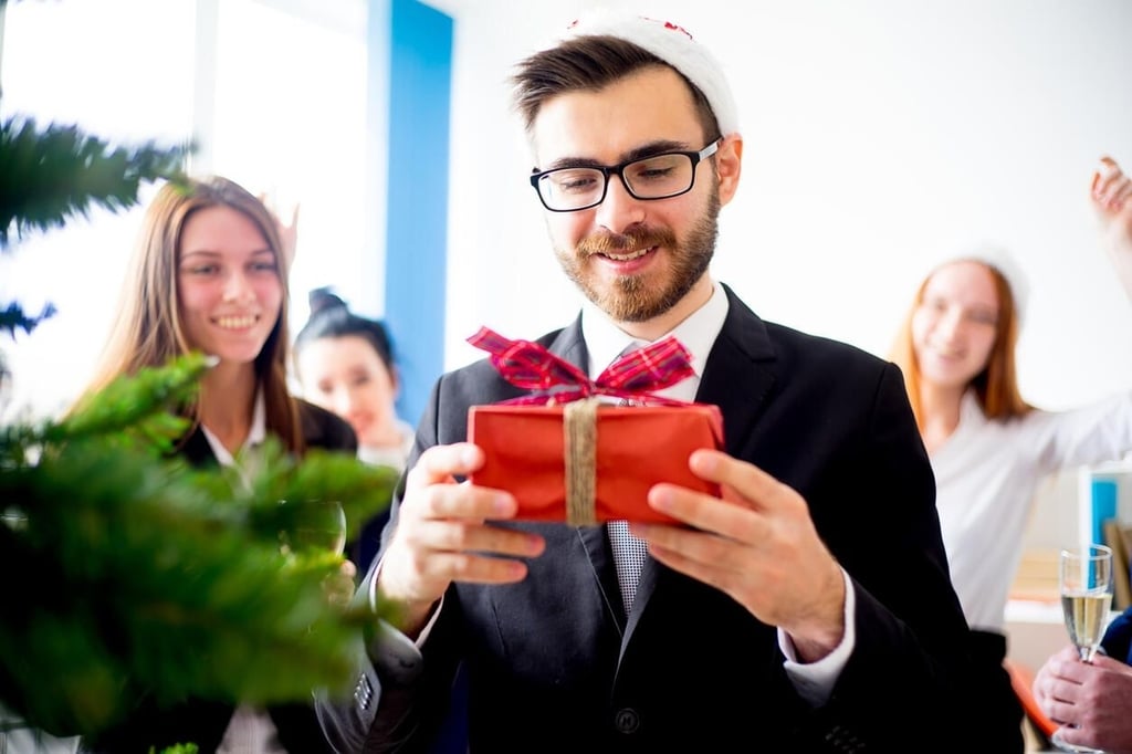 The etiquette rule book on holiday gifts for your boss