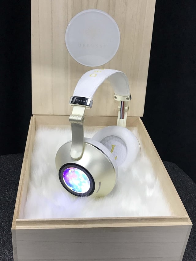 dubussy-claire-de-lune-headphones.jpg