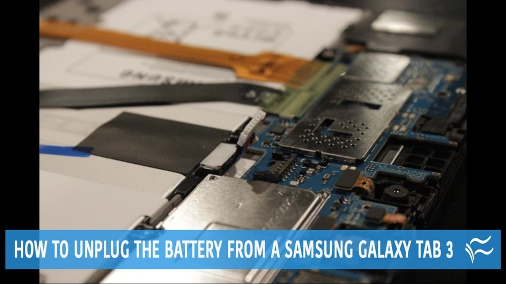 How to unplug the battery from a Samsung Galaxy Tab 3