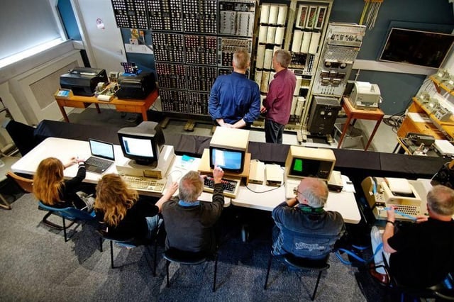 Photos: Apple II, PDP-8 and other classic computers do battle