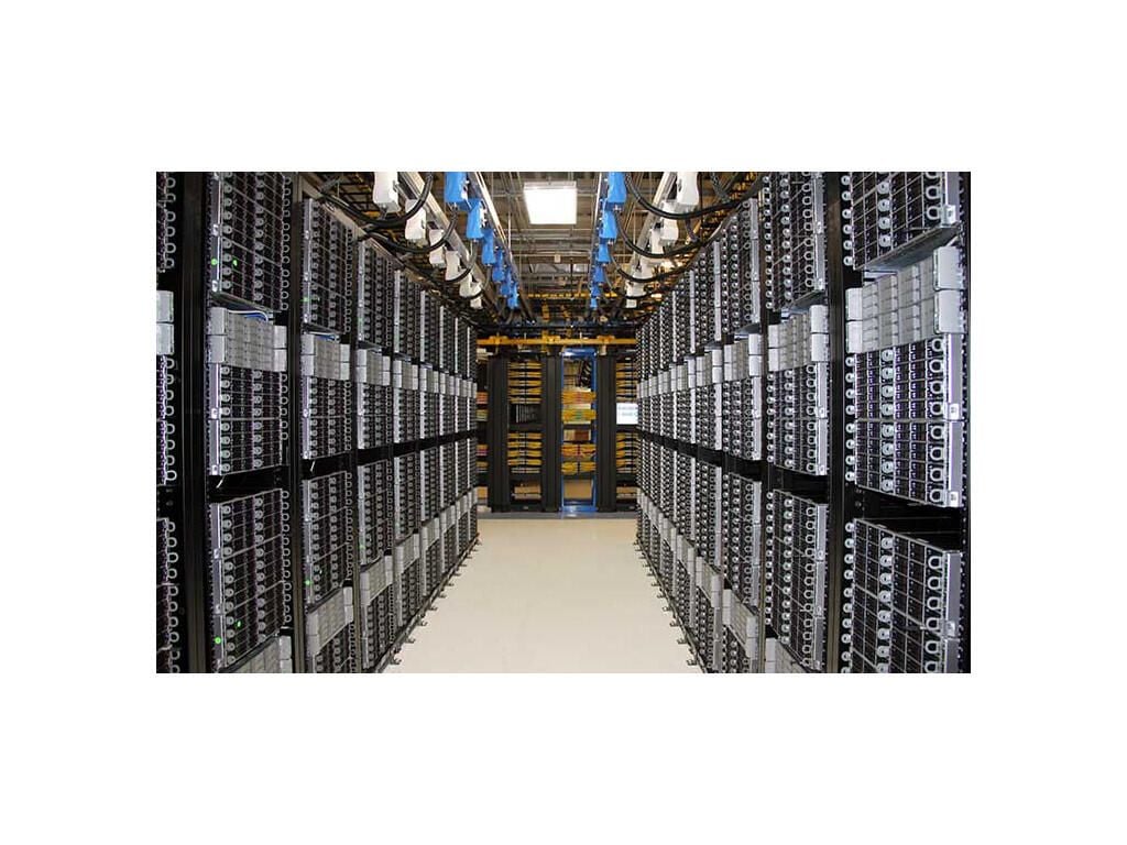 13-linkedin-portland-data-center.jpg