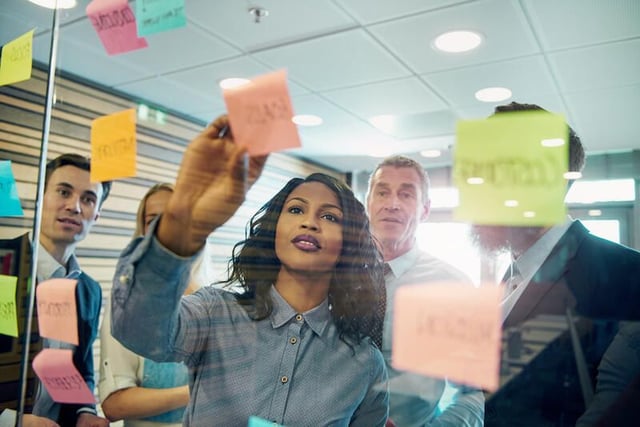 3 things every project manager must communicate with stakeholders
