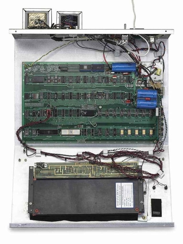 apple-1.jpg