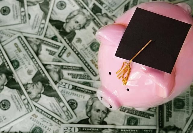 Computer science graduates make more money than anyone else in the UK