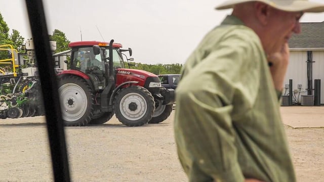 farmtech030011-still008-2.jpg