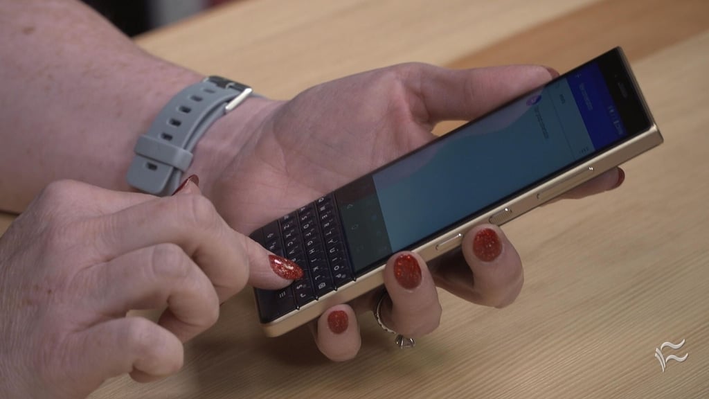 BlackBerry Key 2 LE smartphone: Great for diehard keyboard fans, hard to handle for everyone else
