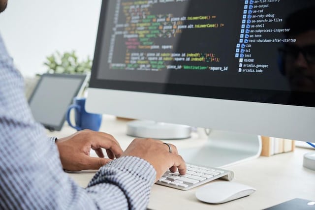 How to use Wget to download web-based packages on Windows