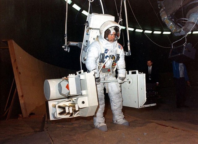 fred-haise-carries-mock-ups-of-the-alsep-packages.jpg