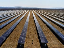 apple-commits-100-percent-carbon-neutrality-for-supply-chain-and-products-by-2030-solar-farm-07212020.jpg