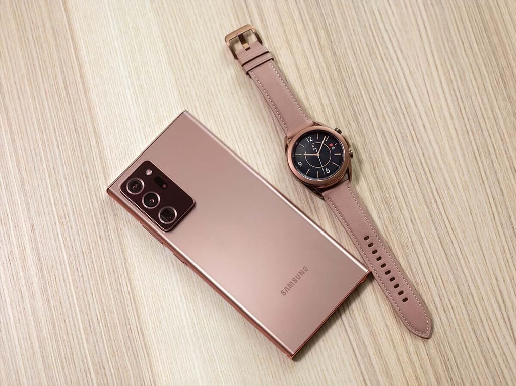 galaxy-note20-ultra-and-watch3-lifestyle.jpg